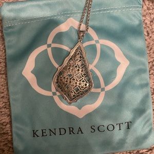 Kendra Scott Necklace